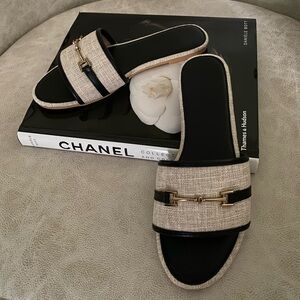 Open Toe Wide Band Slide Sandals with Gold Toned Chain Detail - EU 38